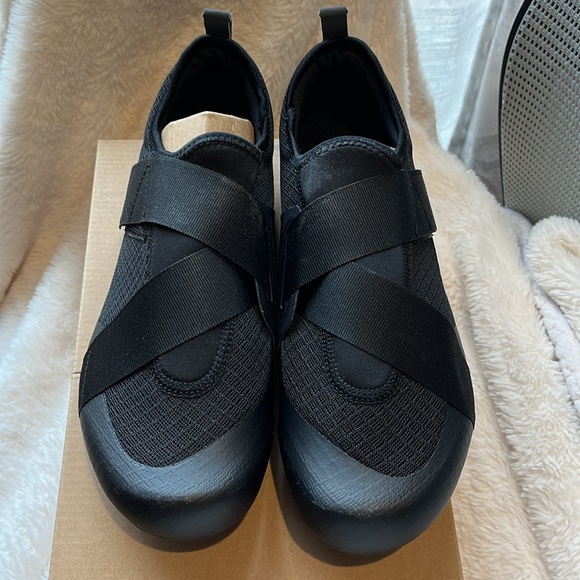 BRAND NEW:  Shimano Spin or Peloton Shoes IC-100- Sz 42 Mens 8.5 Womens 9.5 - Picture 2 of 5